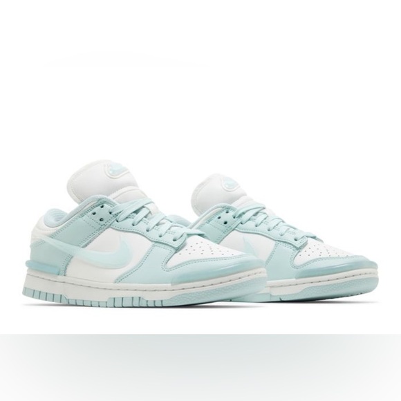 Nike Women's blue & white Dunk Low Twist Jade Ice size 8.5 - Picture 1 of 15
